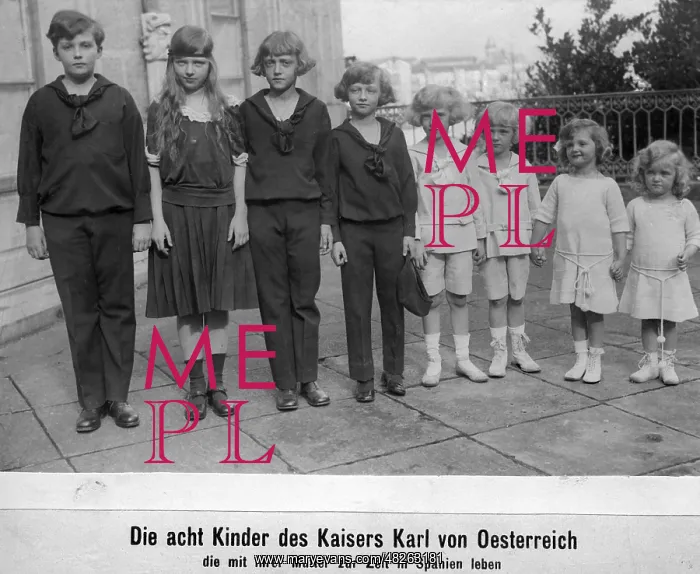 : Otto von Habsburg with his siblings, 1925 : Otto von Habsburg with his siblings, 1925