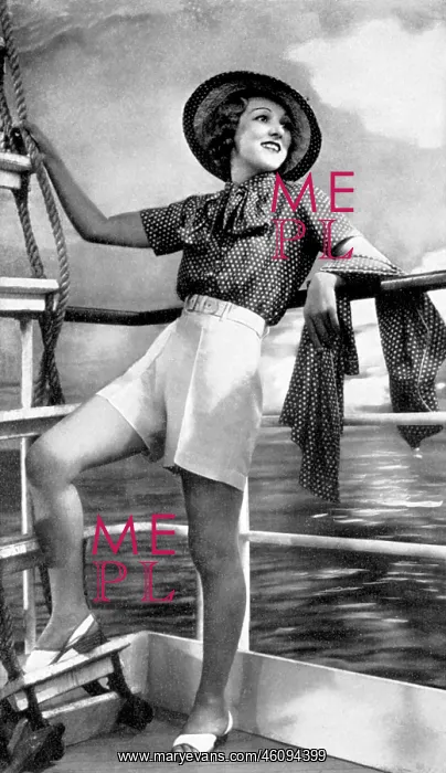: Outfit for beach and deck wear : Outfit for beach and deck wear