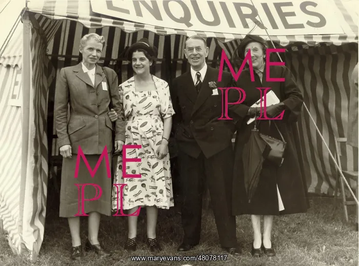 : Outside the Enquiries Tent : Outside the Enquiries Tent