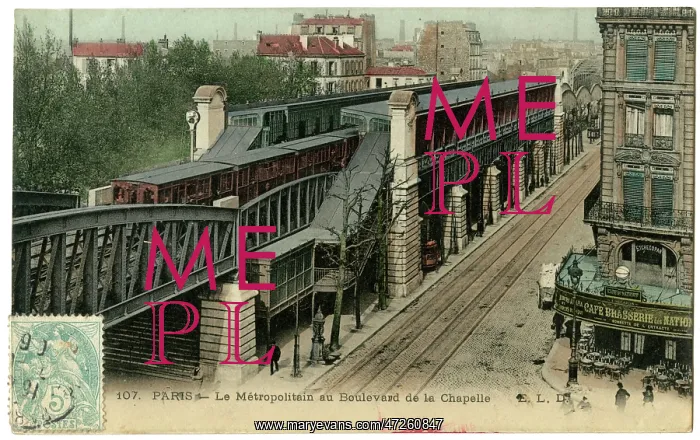 : Overground Metro, Boulevard de la Chapelle, Paris, France : Overground Metro, Boulevard de la Chapelle, Paris, France