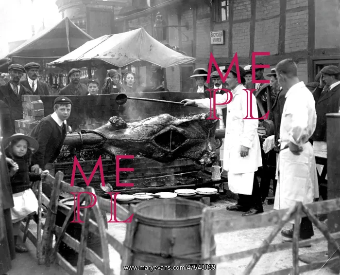 : Ox roasting at Stratford-upon-Avon Mop Fair : Ox roasting at Stratford-upon-Avon Mop Fair
