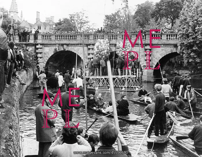 : OXFORD RIVER PUNTING : OXFORD RIVER PUNTING