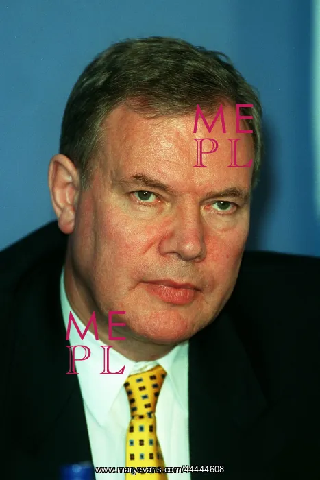  : Paavo Lipponen