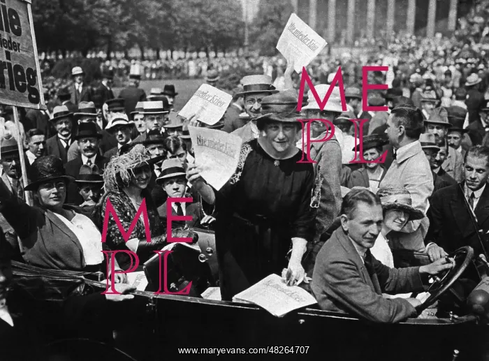 : Pacifist demonstration in Berlin, 1921 : Pacifist demonstration in Berlin, 1921