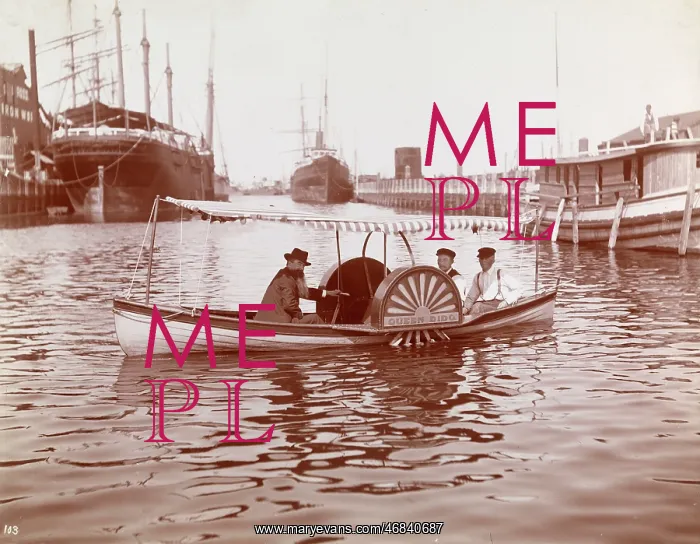 : Paddle boat : Paddle boat