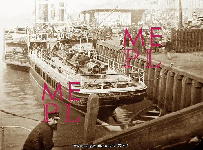 : Paddle steamer Eagle, Broomielaw, Glasgow, Scotland : Paddle steamer Eagle, Broomielaw, Glasgow, Scotland
