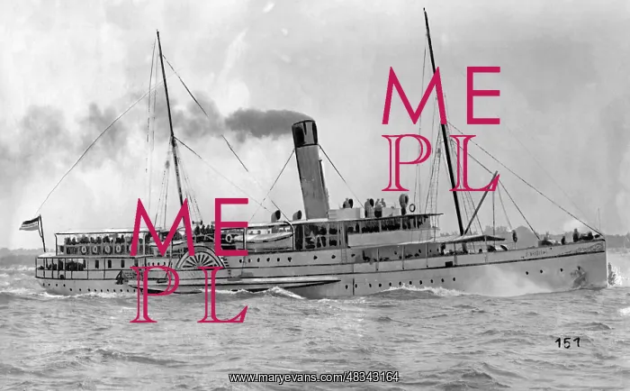 : The paddle steamer Freia, ca. 1929 : The paddle steamer Freia, ca. 1929