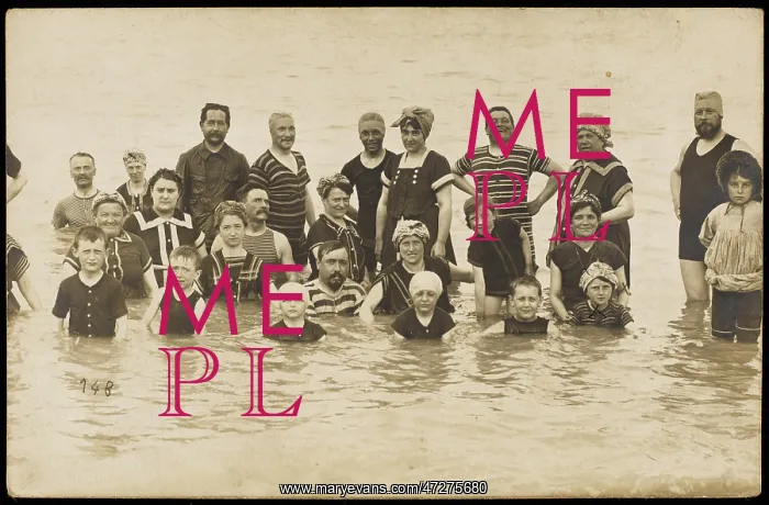 : Paddlers Posing : Paddlers Posing
