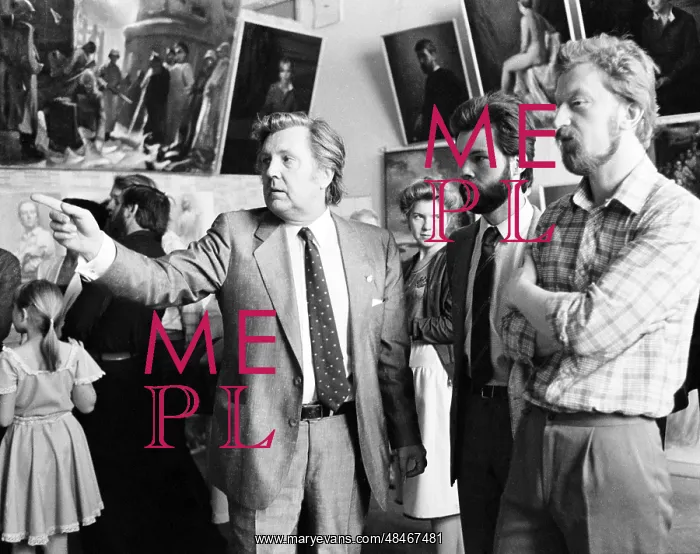 : Painter Ilya Glazunov visits exhibition, 1984 : Painter Ilya Glazunov visits exhibition, 1984