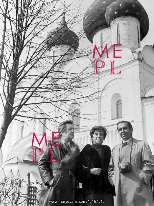 : Painter Ilya Glazunov visits Suzdal, 1982 : Painter Ilya Glazunov visits Suzdal, 1982