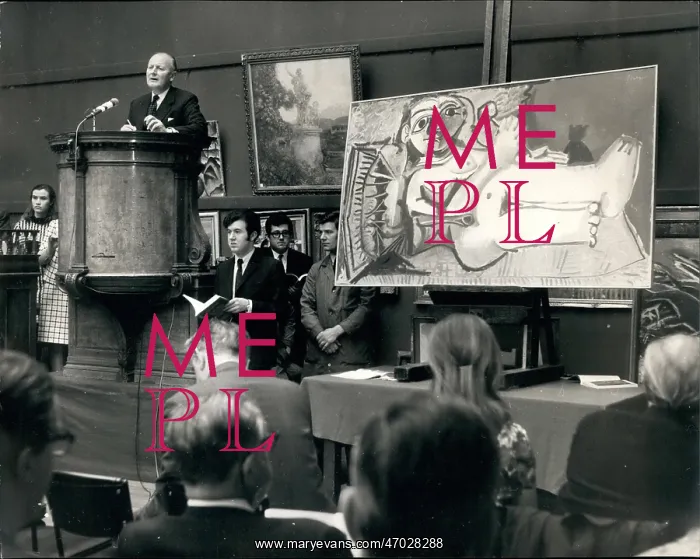 : Painting by Picasso auctioned at Sotheby's : Painting by Picasso auctioned at Sotheby's