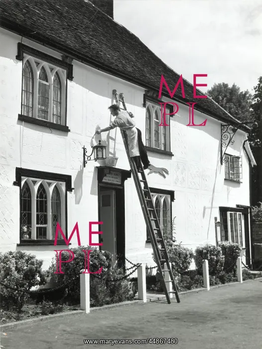 : PAINTING A PUB : PAINTING A PUB