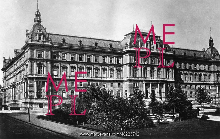 : The Palace of Justice in Vienna : The Palace of Justice in Vienna