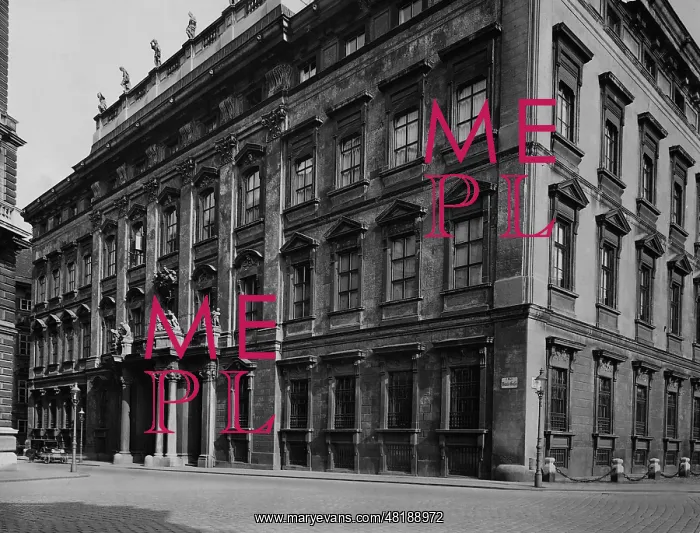 : Palais Liechtenstein in Vienna, 1917 : Palais Liechtenstein in Vienna, 1917