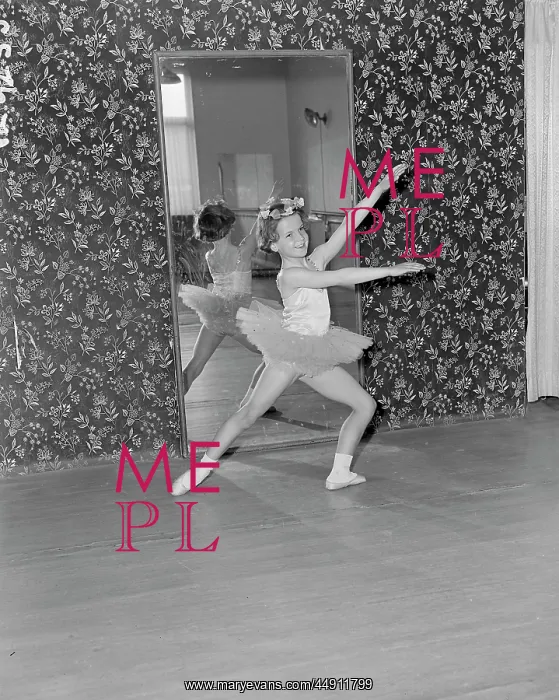 : Pam Gibbons- Ballet Dancer, Bexley : Pam Gibbons- Ballet Dancer, Bexley