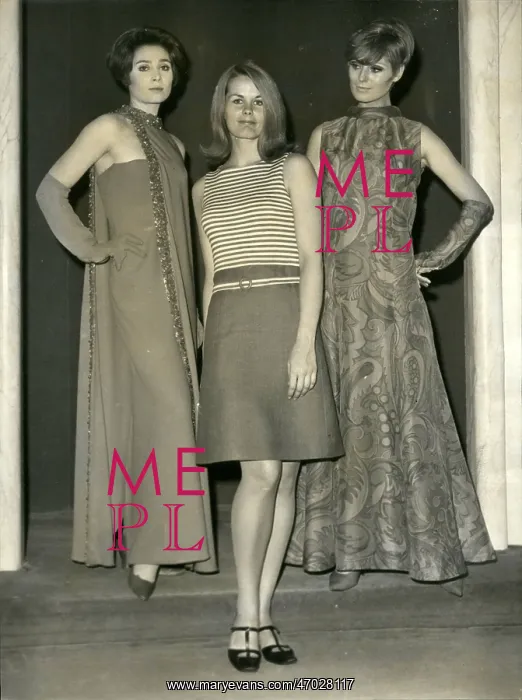 : Pamela Werner with two Jacques Heim models : Pamela Werner with two Jacques Heim models