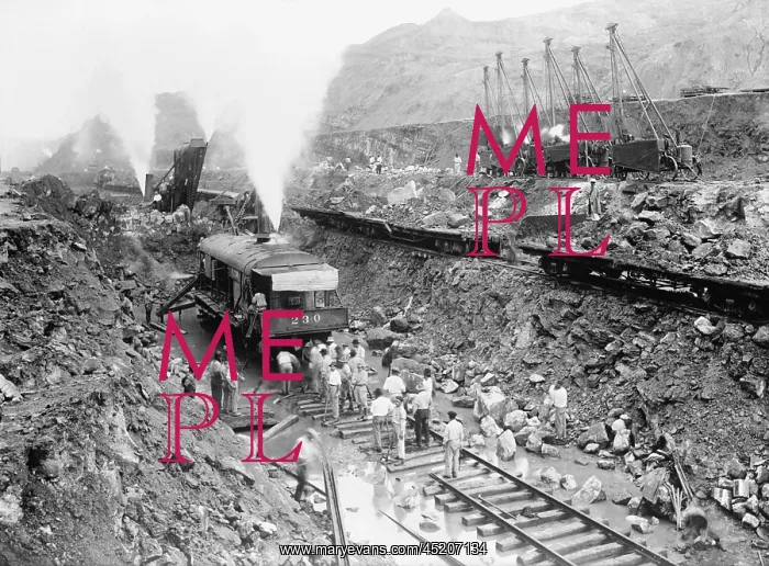 : Panama Canal construction cutting through ? : Panama Canal construction cutting through ?