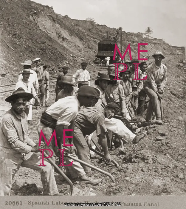 : Panamanian laborers at work with shovels ? : Panamanian laborers at work with shovels ?
