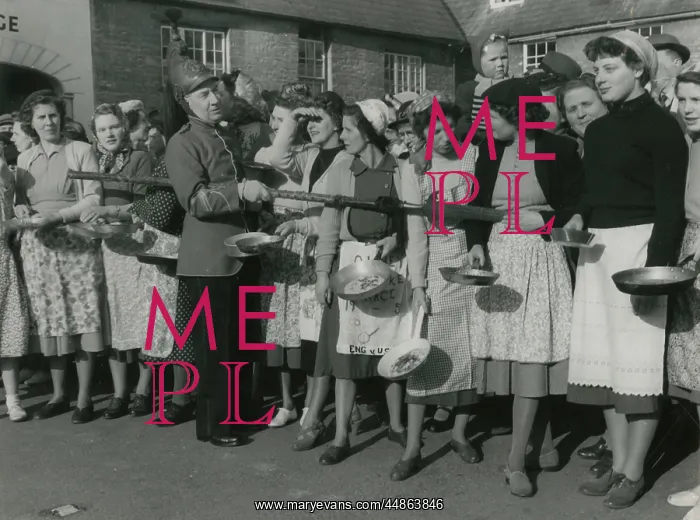 : PANCAKE RACE / OLNEY : PANCAKE RACE / OLNEY