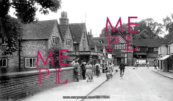  : Pangbourne, High Street c1955