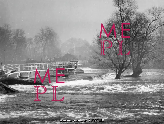  : PANGBOURNE WEIR