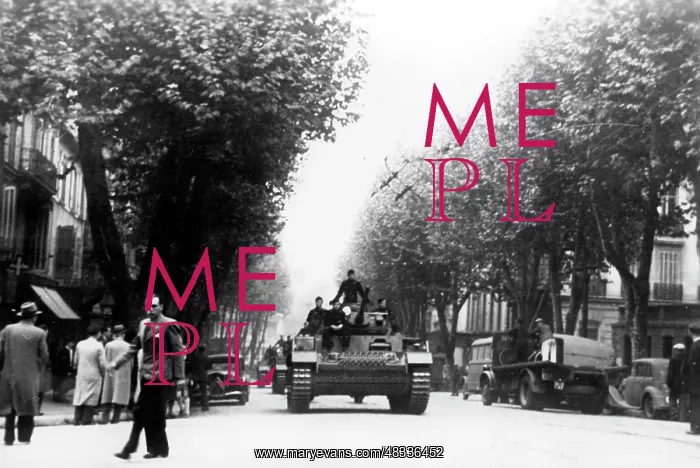 : Panzer division riding through the streets of Marseilles : Panzer division riding through the streets of Marseilles