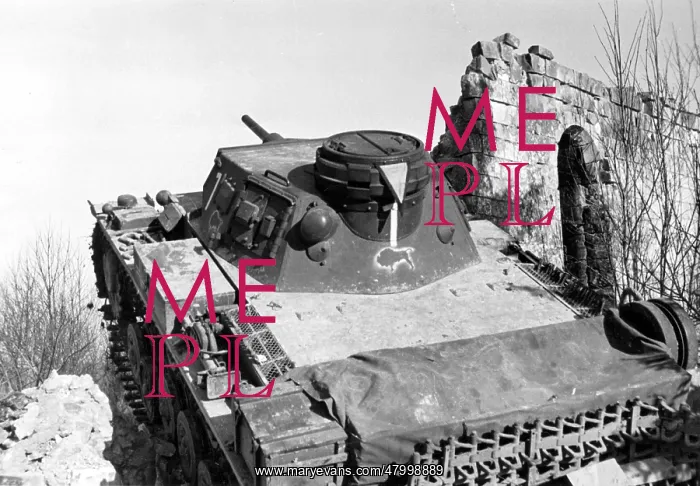 : A Panzer III E during an exercise in France. A command : A Panzer III E during an exercise in France. A command