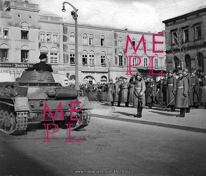 : Panzer Parade in front of General Lutz and Guderian : Panzer Parade in front of General Lutz and Guderian