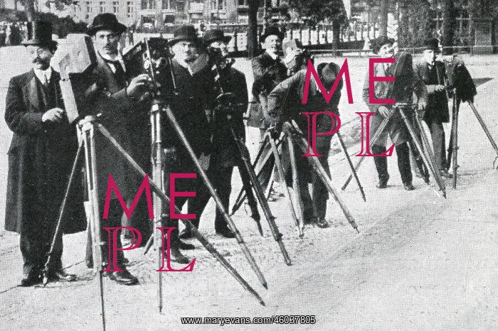 : Paparazzi at the Berlin royal wedding, 1913 : Paparazzi at the Berlin royal wedding, 1913