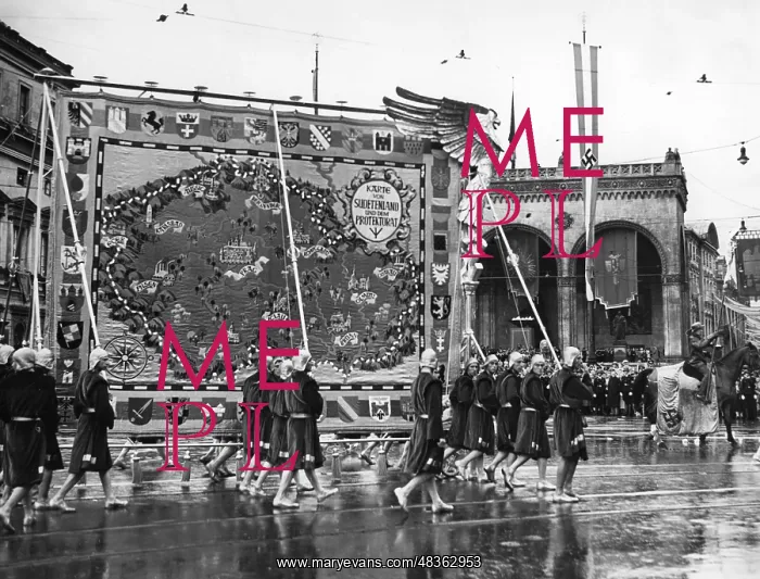 : Parade on the Day of German Art in Munich, 1938 : Parade on the Day of German Art in Munich, 1938