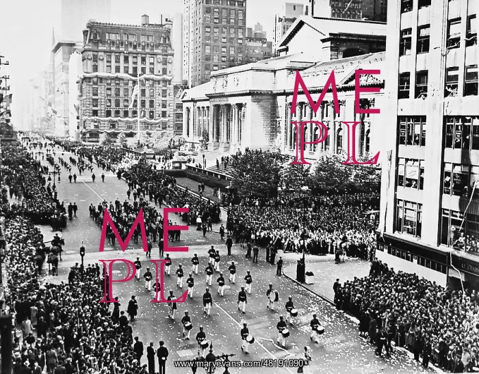 : Parade on the Fifth Avenue, 1937 : Parade on the Fifth Avenue, 1937