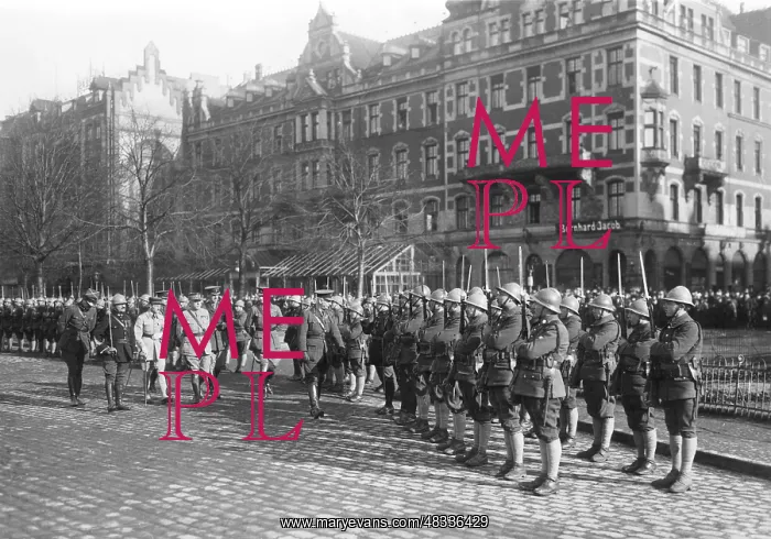 : Parade of French troops in Gdansk, 1920 : Parade of French troops in Gdansk, 1920