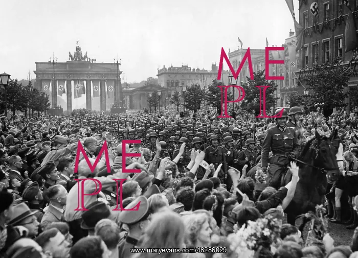 : Parade of German troops in Berlin, 1940 : Parade of German troops in Berlin, 1940