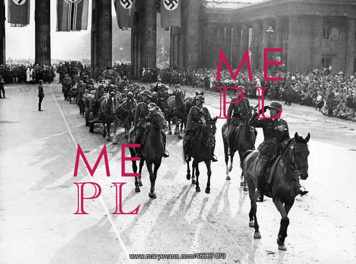 : Parade of German troops in Berlin, 1940 : Parade of German troops in Berlin, 1940