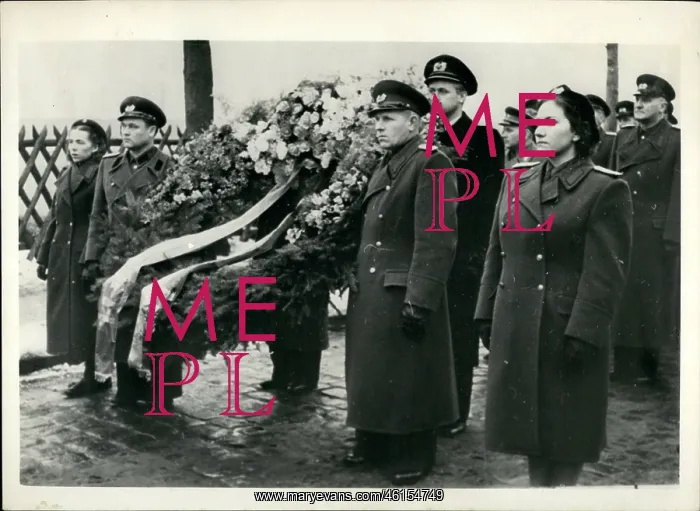 : Parade in memory of communist martyrs, East Berlin : Parade in memory of communist martyrs, East Berlin