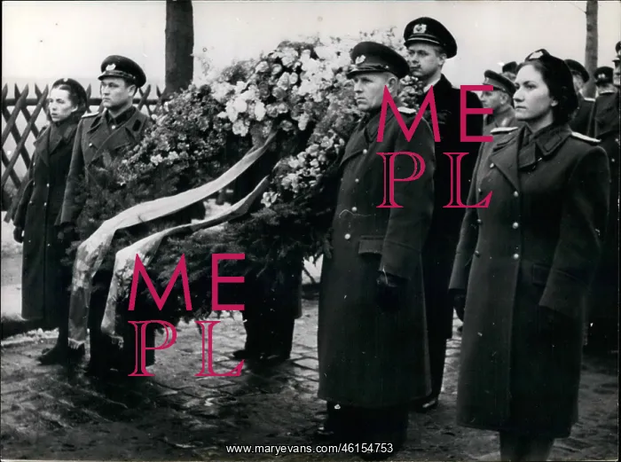 : Parade in memory of communist martyrs, East Berlin : Parade in memory of communist martyrs, East Berlin