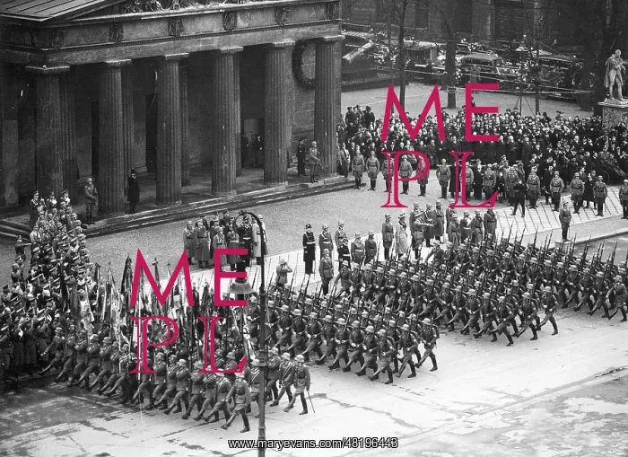 : Parade in front of the Neue Wache on the Memorial Day of the : Parade in front of the Neue Wache on the Memorial Day of the