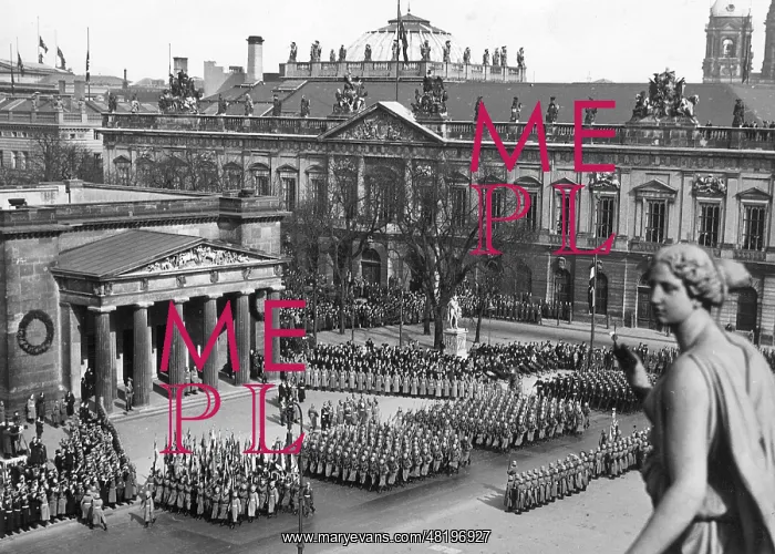 : Parade in front of the Neue Wache on the Memorial Day of the : Parade in front of the Neue Wache on the Memorial Day of the