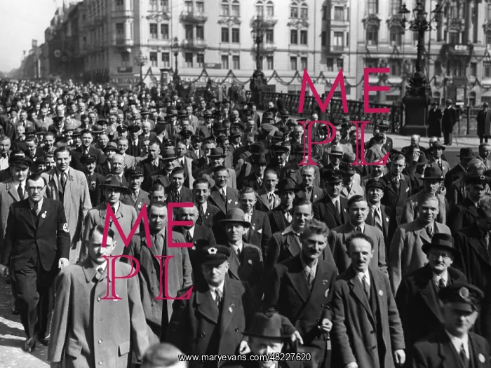: Parade of Scherl employees on the 1st of May, 1937 : Parade of Scherl employees on the 1st of May, 1937