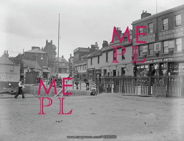 : Parade of Shops on Erith Riverside : Parade of Shops on Erith Riverside
