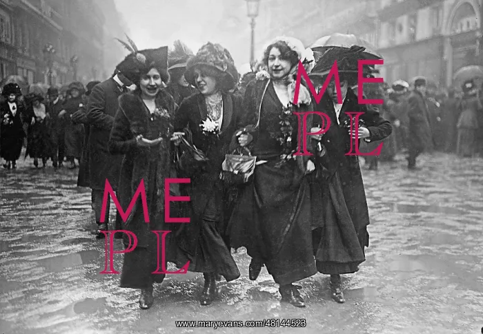 : Parade on the St. Catherine Day in Paris, 1910 : Parade on the St. Catherine Day in Paris, 1910