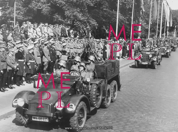 : Parade of a unit in Hamburg, 1933 : Parade of a unit in Hamburg, 1933