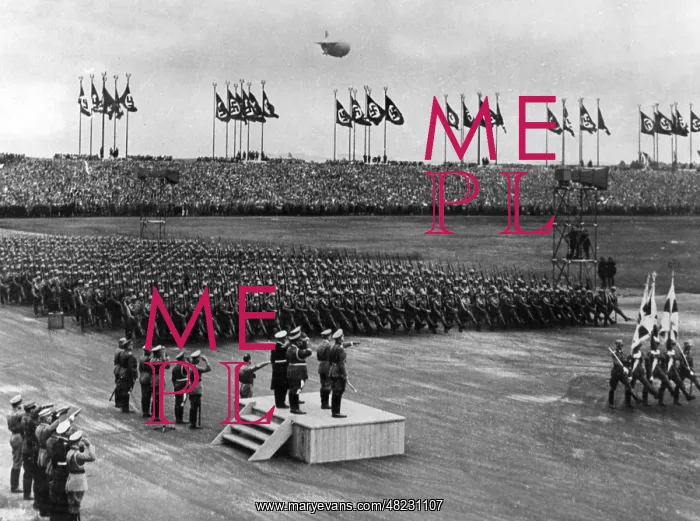 : Parade of the Wehrmacht before Adolf Hitler in the 30s : Parade of the Wehrmacht before Adolf Hitler in the 30s