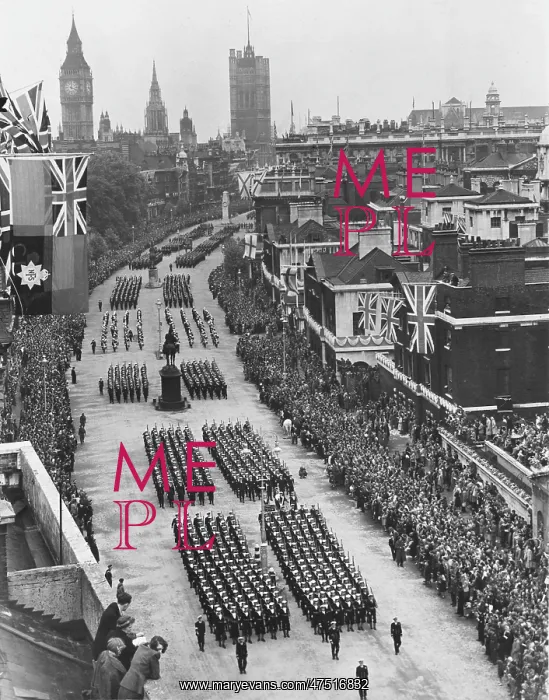 : Parade down Whitehall - WW2 victory celebrations : Parade down Whitehall - WW2 victory celebrations