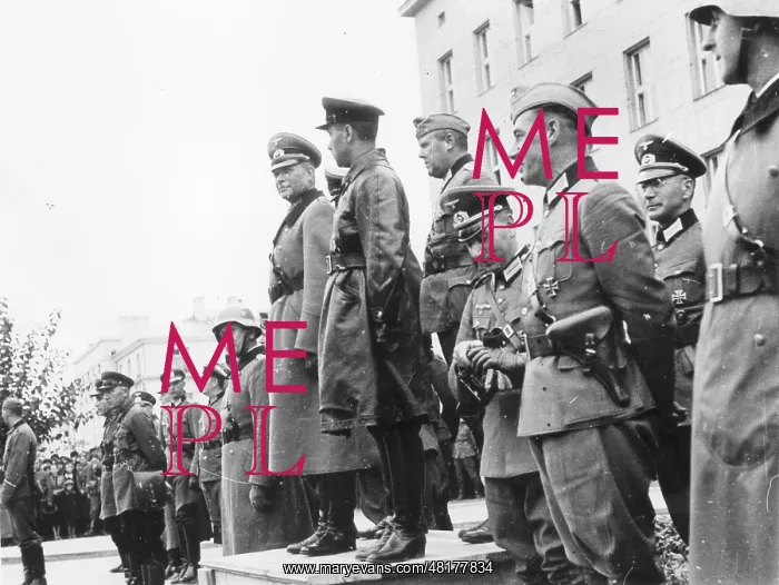 : Parade during the withdrawal of the Germans from Brest-Litov : Parade during the withdrawal of the Germans from Brest-Litov