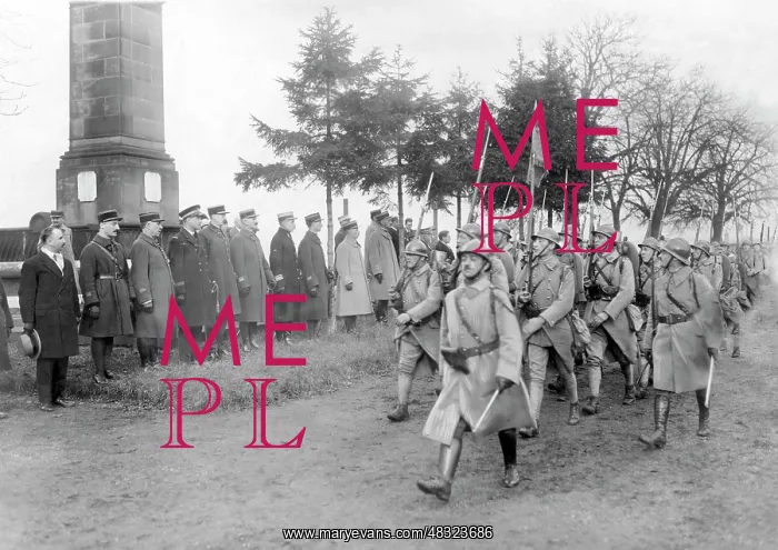 : Parade of the withdrawing French before High : Parade of the withdrawing French before High