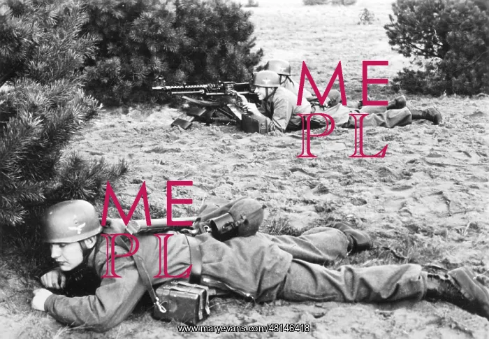 : Paratroopers during combat training, 1939 : Paratroopers during combat training, 1939