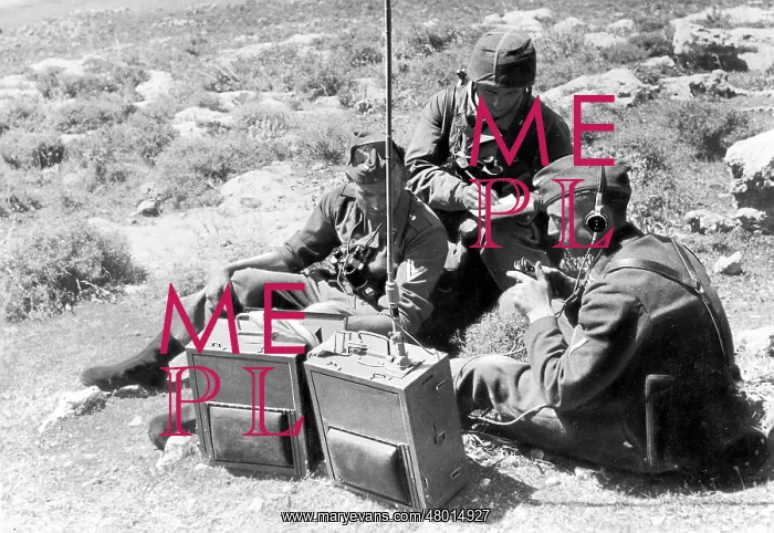 : Paratroopers FT device in Crete in 1941 : Paratroopers FT device in Crete in 1941