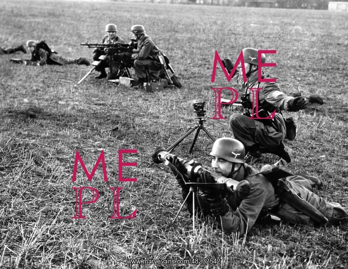 : Paratroopers during a maneuver, 1939 : Paratroopers during a maneuver, 1939