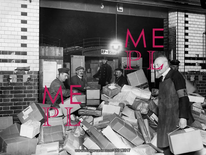  : Parcel post office in the 30s